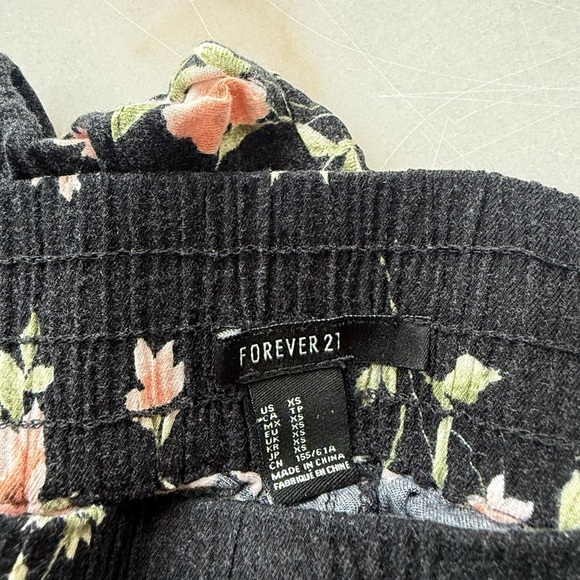 Black Floral Print Shorts - Picture 4 of 4